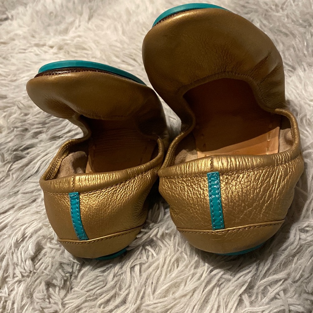 EUC Tieks Champagne Gold Metallic Ballet Flats Size 8